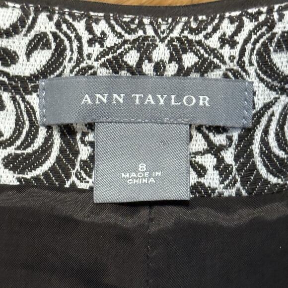 Ann Taylor Three Button 3/4 Sleeve Brown Ivory Damask Crop Swing Jacket Size 8 - Picture 2 of 12